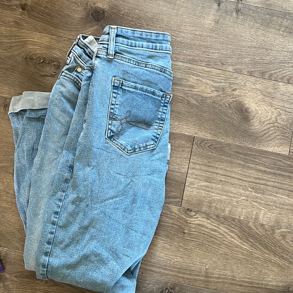 Levi Jean
